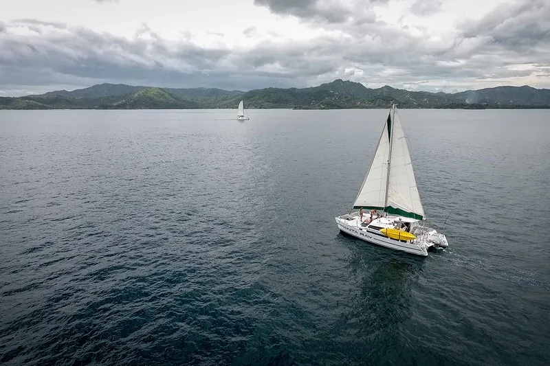 Manta Ray Catamaran Tamarindo