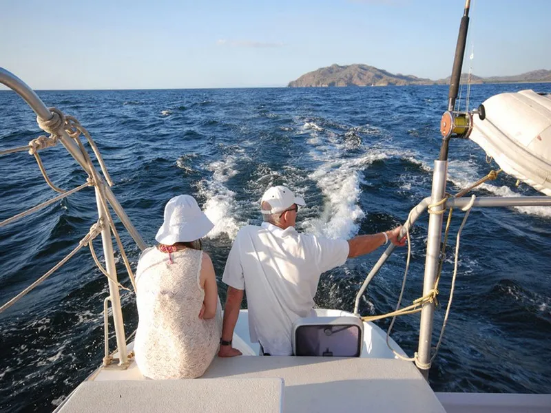 Pura Vida Catamaran Coco Beach