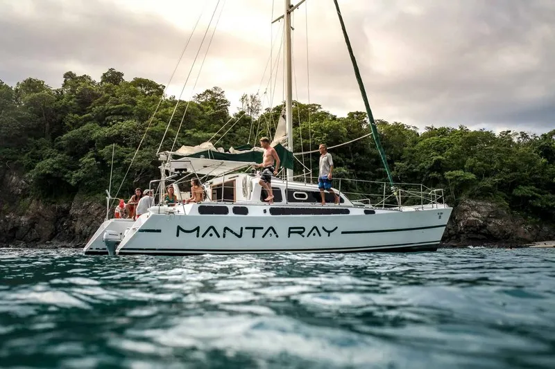 Manta Ray Catamaran Tamarindo