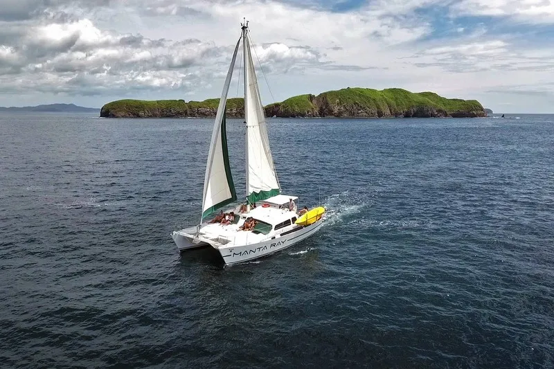 Manta Ray Catamaran Tamarindo