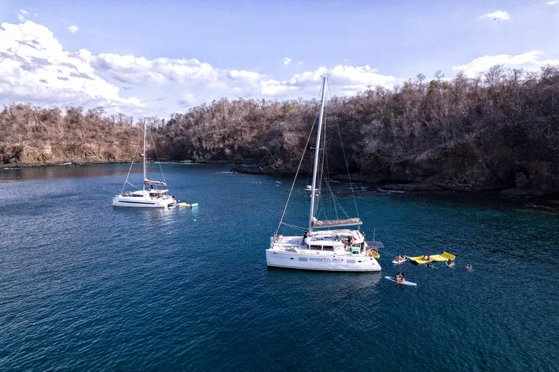 Manta Ray Catamaran Tamarindo