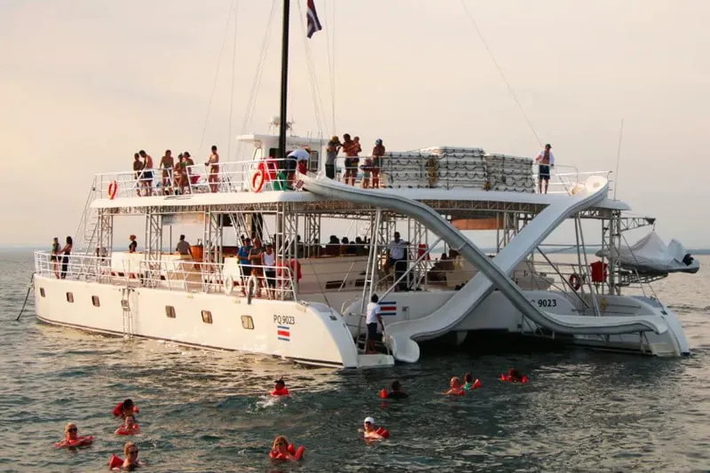 Ocean King Catamaran Manuel Antonio