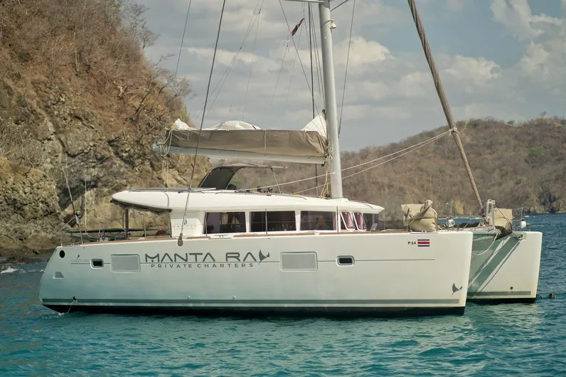 New Manta Ray Catamaran Flamingo